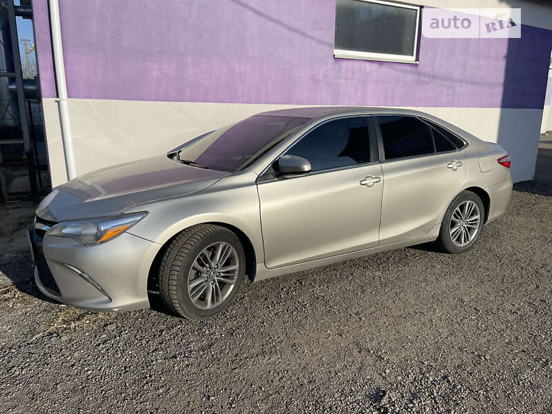 Седан Toyota Camry 2015 в Києві