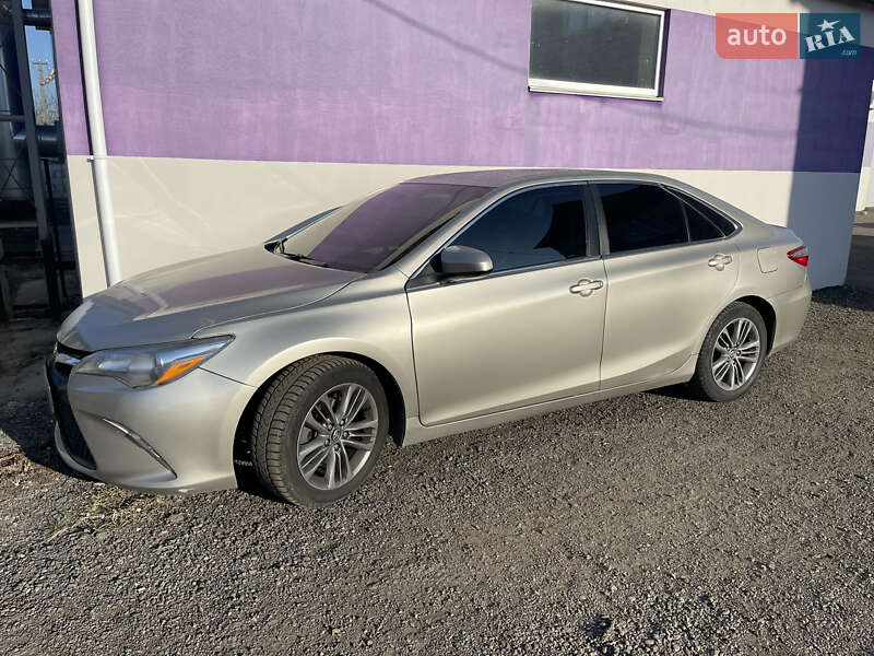 Toyota Camry 2015