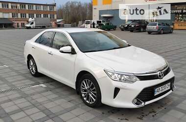 Седан Toyota Camry 2017 в Виннице