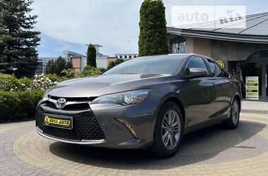 Седан Toyota Camry 2017 в Львове