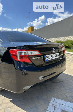 Седан Toyota Camry 2013 в Тернополе