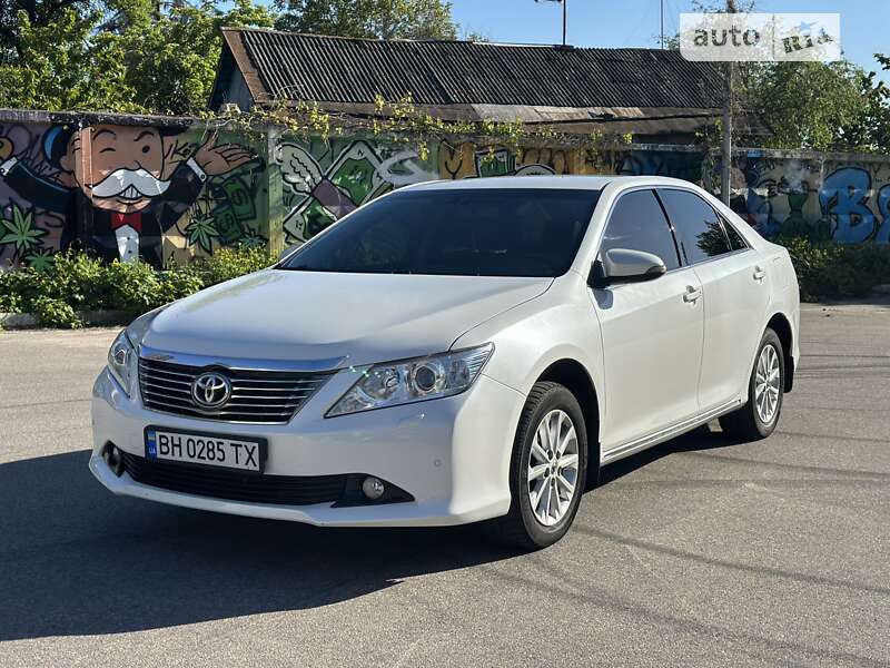 Седан Toyota Camry 2011 в Києві