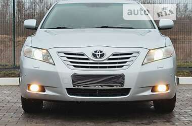 Седан Toyota Camry 2008 в Желтых Водах