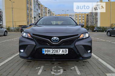 Седан Toyota Camry 2019 в Одессе