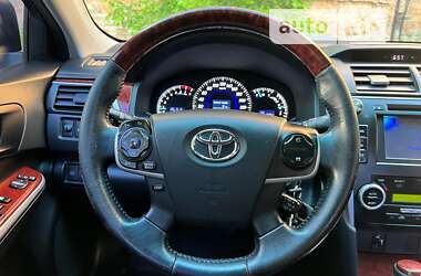 Седан Toyota Camry 2013 в Полтаве