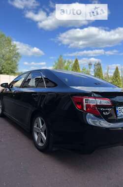 Седан Toyota Camry 2014 в Стрию