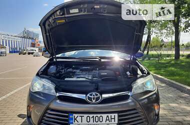 Седан Toyota Camry 2016 в Івано-Франківську
