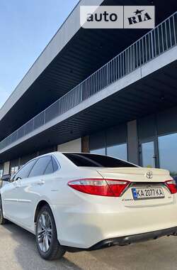 Седан Toyota Camry 2015 в Києві