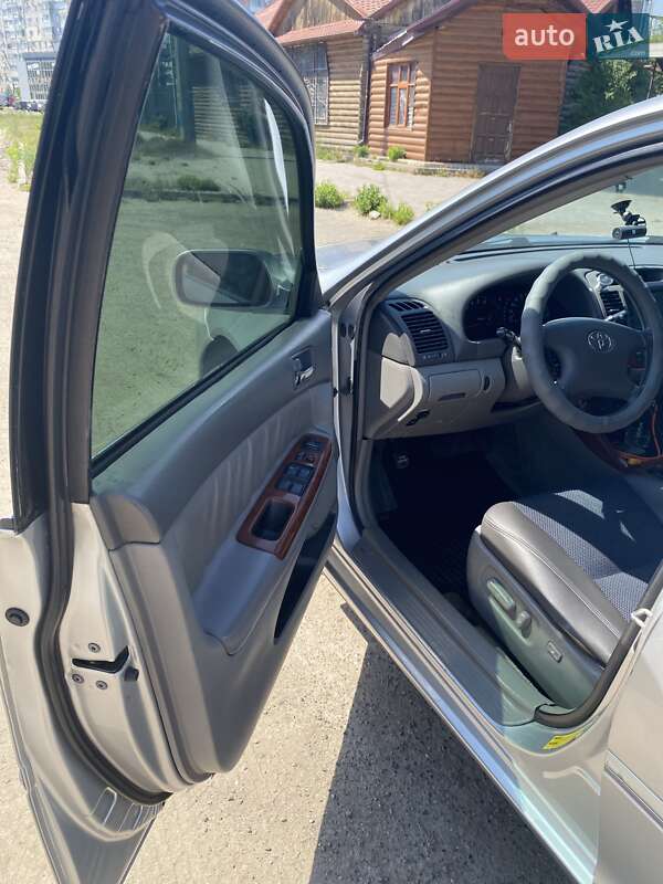 Седан Toyota Camry 2004 в Миколаєві