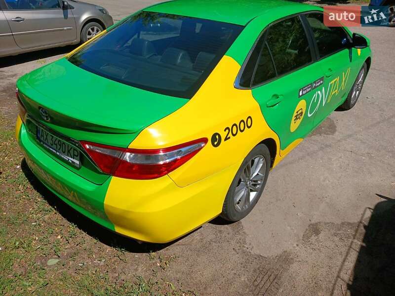 Седан Toyota Camry 2017 в Харкові