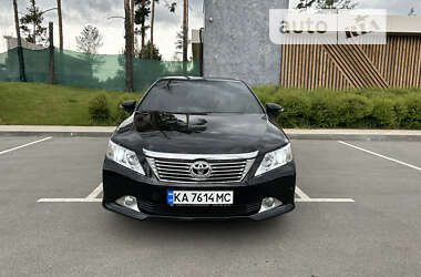 Седан Toyota Camry 2012 в Киеве