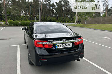 Седан Toyota Camry 2012 в Киеве