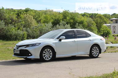 Седан Toyota Camry 2020 в Дніпрі