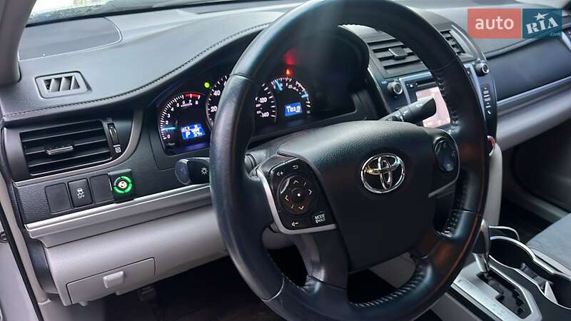 Седан Toyota Camry 2014 в Броварах