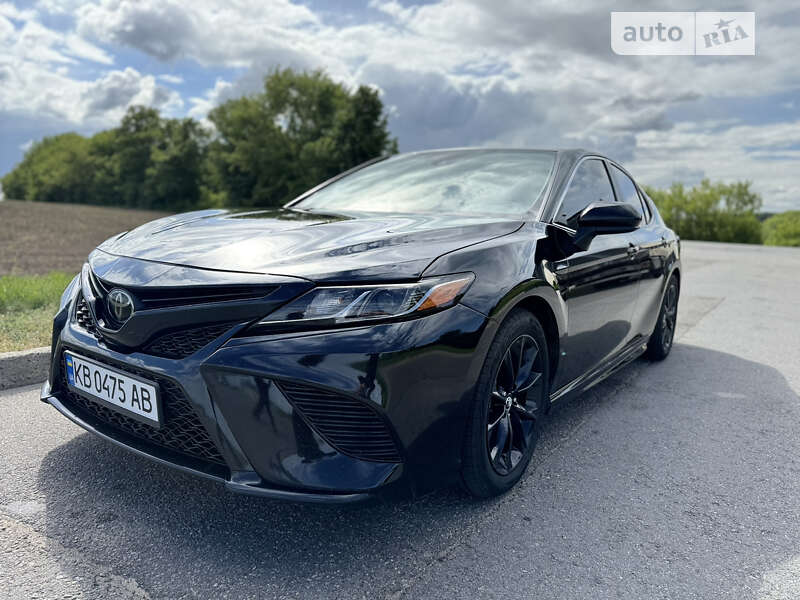 Toyota Camry 2019
