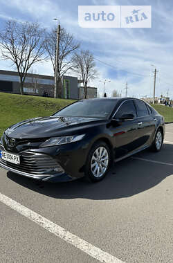 Седан Toyota Camry 2019 в Кривом Роге