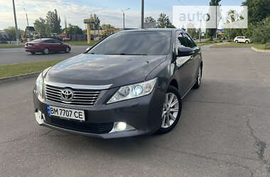 Седан Toyota Camry 2012 в Сумах