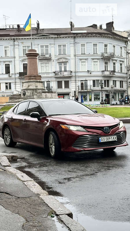 Седан Toyota Camry 2019 в Харкові