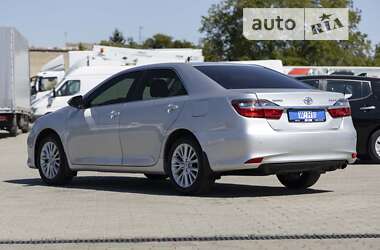 Седан Toyota Camry 2015 в Луцке