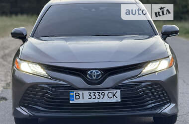 Седан Toyota Camry 2018 в Кременчуге