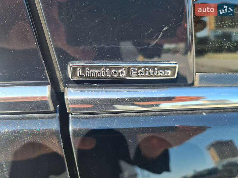 Седан Toyota Camry 2016 в Києві