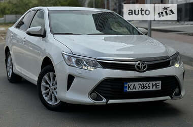 Седан Toyota Camry 2014 в Киеве