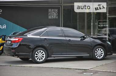 Седан Toyota Camry 2011 в Харкові