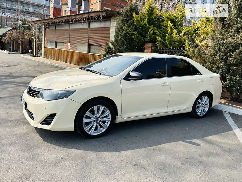 Седан Toyota Camry 2015 в Одесі