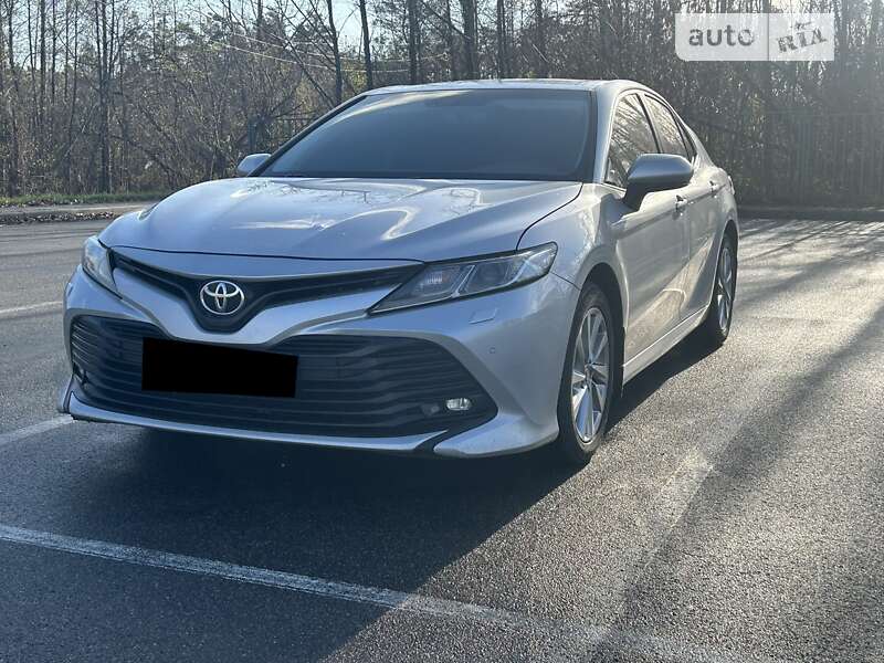 Седан Toyota Camry 2018 в Луцке