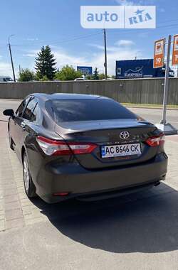Седан Toyota Camry 2019 в Луцке