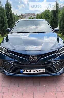 Седан Toyota Camry 2018 в Києві