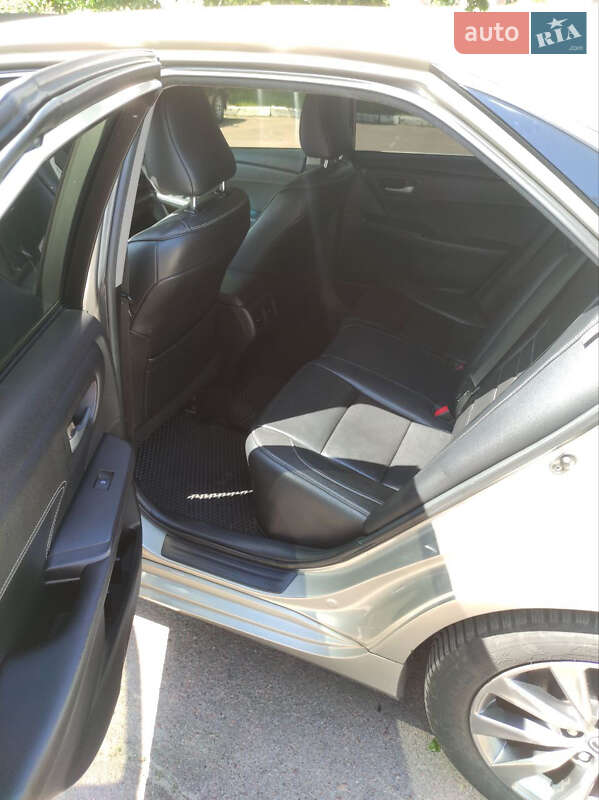 Седан Toyota Camry 2014 в Чернигове