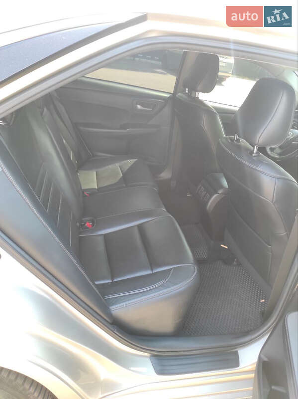 Седан Toyota Camry 2014 в Чернигове