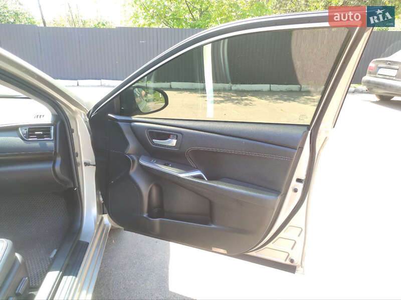 Седан Toyota Camry 2014 в Чернигове