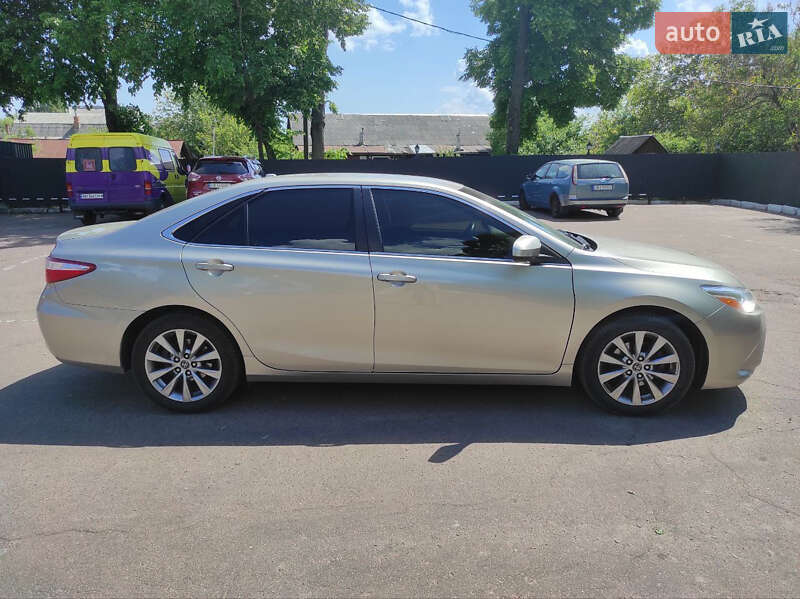 Седан Toyota Camry 2014 в Чернигове