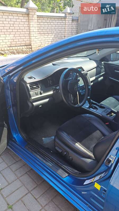 Седан Toyota Camry 2017 в Кропивницькому