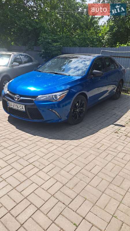Седан Toyota Camry 2017 в Кропивницькому