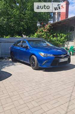 Седан Toyota Camry 2017 в Кропивницком