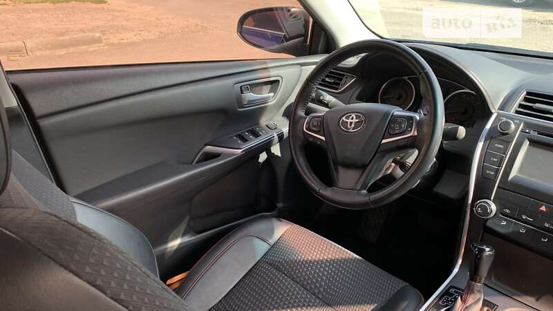 Седан Toyota Camry 2015 в Харкові