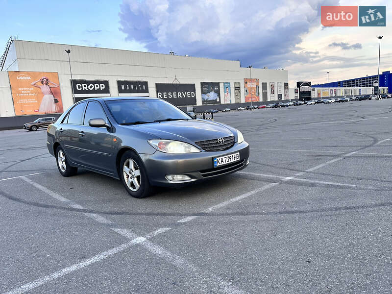 Седан Toyota Camry 2002 в Сумах