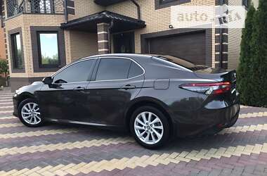 Седан Toyota Camry 2021 в Виннице