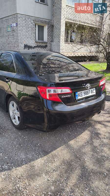Седан Toyota Camry 2012 в Каменском