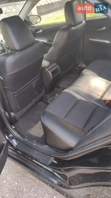 Седан Toyota Camry 2012 в Каменском