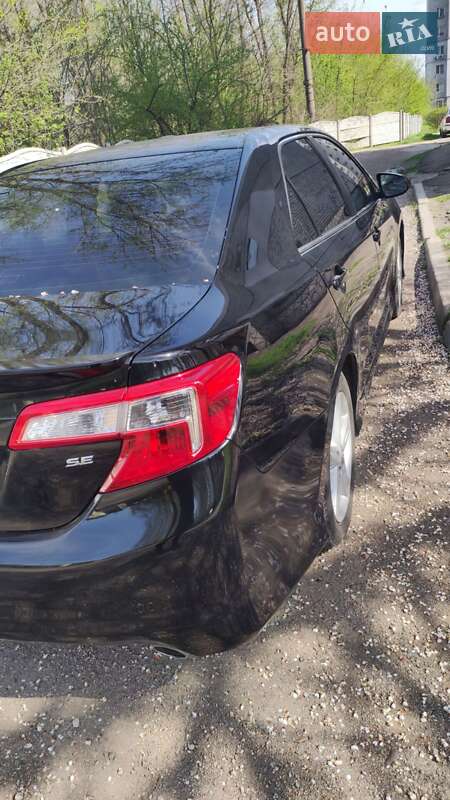 Седан Toyota Camry 2012 в Каменском