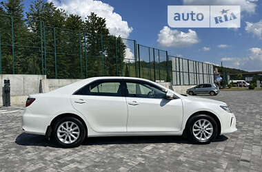 Седан Toyota Camry 2014 в Львові