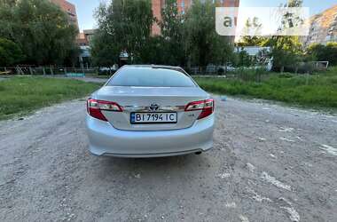 Седан Toyota Camry 2013 в Полтаве