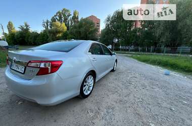 Седан Toyota Camry 2013 в Полтаве