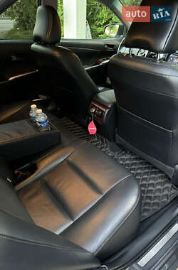 Седан Toyota Camry 2012 в Кривому Розі