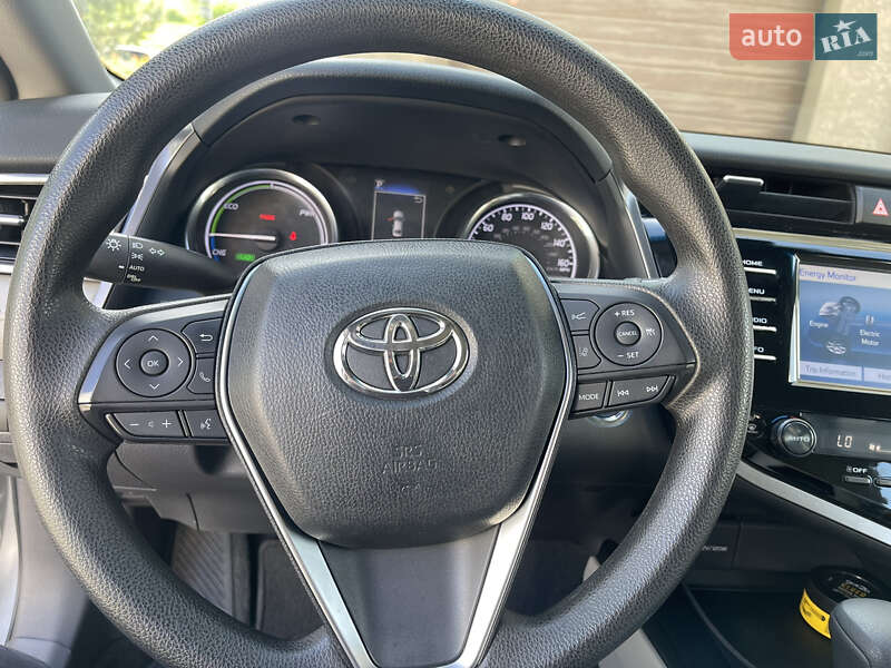 Седан Toyota Camry 2017 в Івано-Франківську