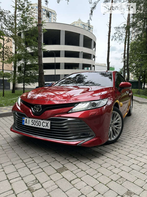 Седан Toyota Camry 2018 в Броварах